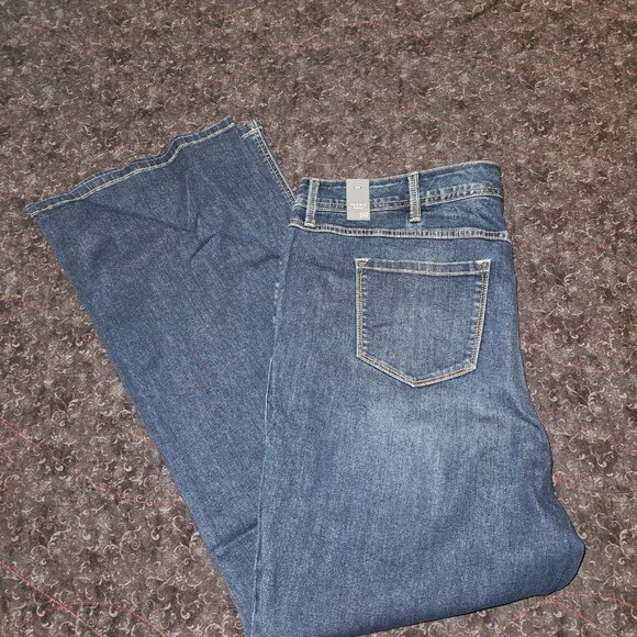 NWT Torrid Luxe Slim Boot Super Stretch Boot Cut Jeans (24W tall) - Picture 2 of 7